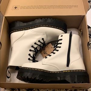 DR.MARTENS white platform boots